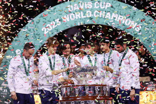 網(wǎng)球直播免費(fèi)觀(guān)看直播在線(xiàn)鄭欽文：她的教練團(tuán)隊(duì)與訓(xùn)練日常