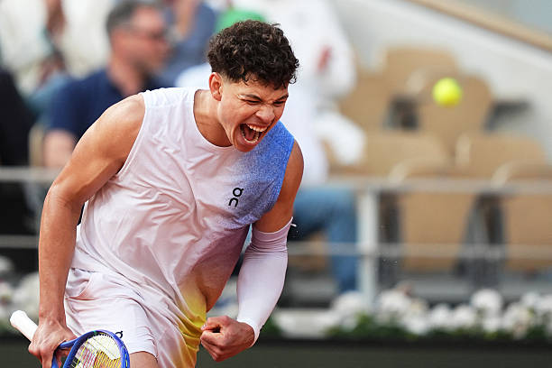 網(wǎng)球高手必學(xué)：outside-in的實(shí)戰(zhàn)應(yīng)用與訓(xùn)練方法