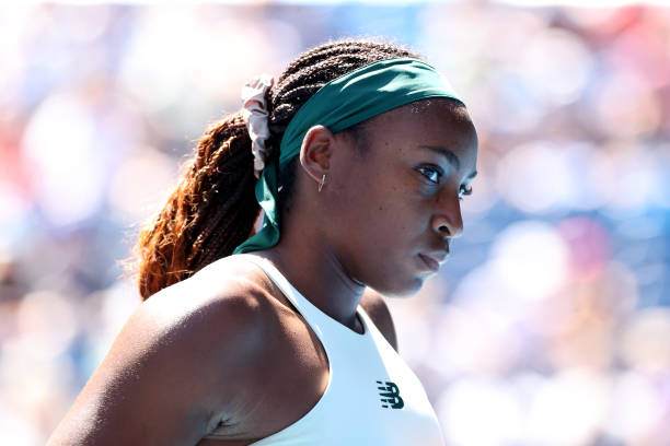 一發(fā)制勝：打造具有攻擊性的平擊發(fā)球技術(shù)全解析