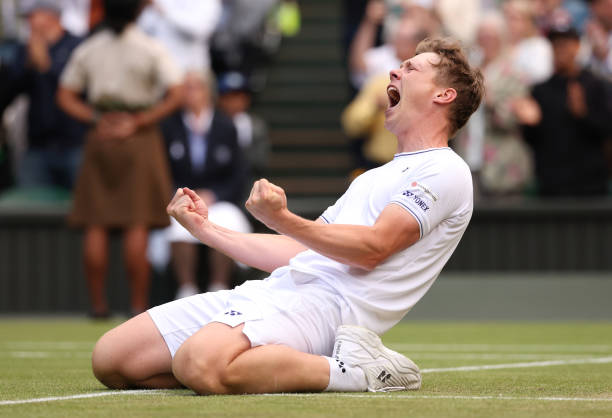 單打與雙打：網(wǎng)球計分規(guī)則的區(qū)別與聯(lián)系