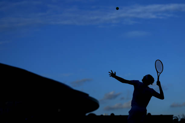 跟隨肖易教練學(xué)網(wǎng)球：戰(zhàn)術(shù)布局與比賽心理調(diào)整