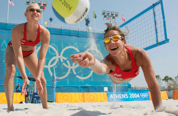 中考排球考試規(guī)范動作示范視頻