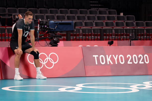 （進(jìn)行橫向比較，突出差異）