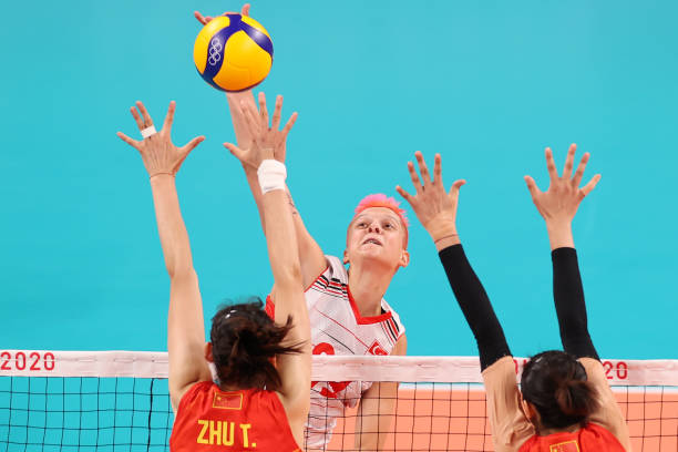 排球扣球戰(zhàn)術(shù)解析：如何突破對(duì)方攔網(wǎng)