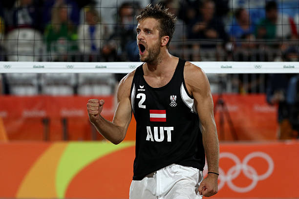 鄭益昕微博背景圖的設(shè)計(jì)美學(xué)：色彩、構(gòu)圖與情感表達(dá)