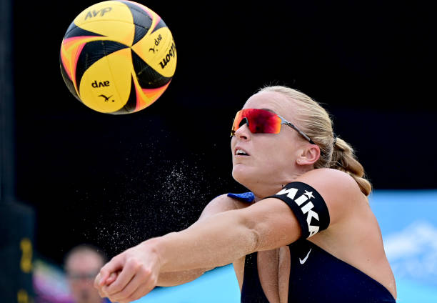 強調(diào)安全性和正確姿勢，具有警示和教學(xué)意義