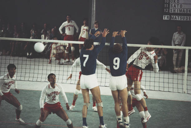 中學生排球墊球基礎動作教學視頻