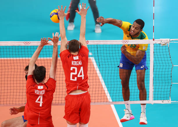 你的發(fā)球能得幾分？跟世界級(jí)教練學(xué)跳發(fā)球暴力手法