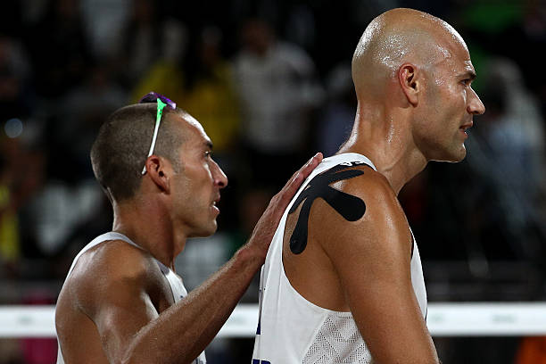 排球墊球動作要領(lǐng)：如何穩(wěn)定控制球的方向