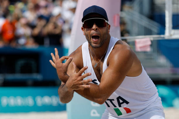 趙蕊蕊與隊友的戰(zhàn)術配合：解析女排奪冠秘訣