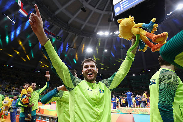 球迷熱議：岡察洛娃的顏值是否被低估了？