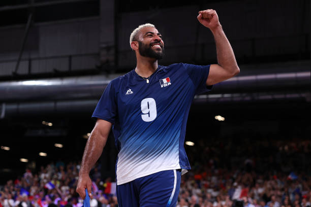 逆轉(zhuǎn)巴西驚天一戰(zhàn)：中國女排里約八強(qiáng)賽經(jīng)典回顧