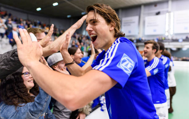 馮坤職業(yè)生涯亮點(diǎn):2004年雅典奧運(yùn)會(huì)奪冠時(shí)刻