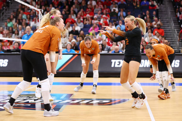 排球手勢(shì)實(shí)戰(zhàn)教學(xué)：發(fā)球、傳球、扣球技巧全掌握