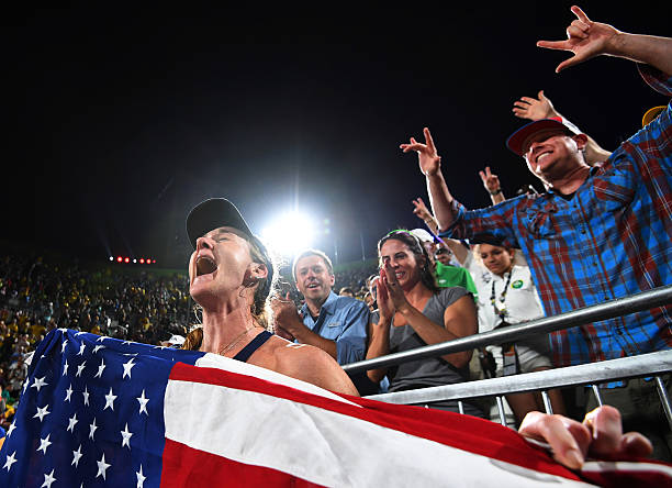 校園排球訓(xùn)練全記錄：技巧、配合與團(tuán)隊(duì)精神