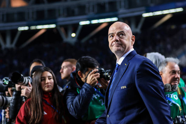 國足背水一戰(zhàn)！世界杯中日對決，看中國隊如何應對強敵