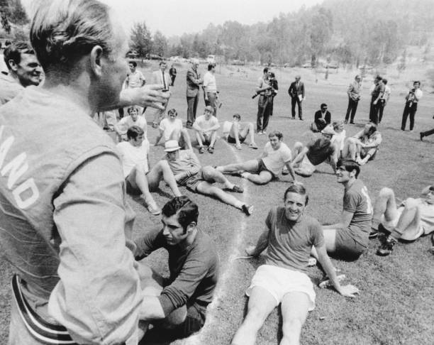 今日賽程前瞻：關(guān)鍵戰(zhàn)役決定晉級(jí)命運(yùn)